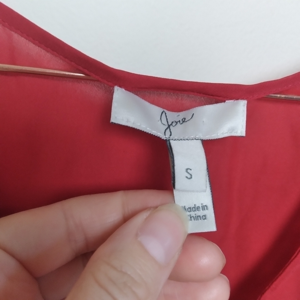 Joie Red 100% Silk Long Sleeve V Neck Flowy Blouse Size Small - Picture 5 of 7